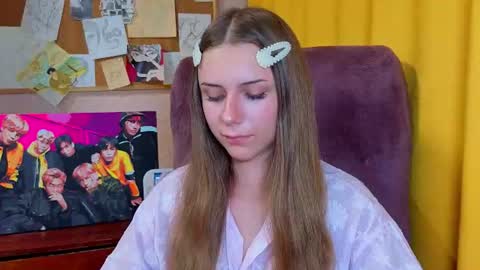 Snapshot of fantomka_ chatting on August 5, 8:22 pm fantomka_ online show from August 5, 8:22 pm