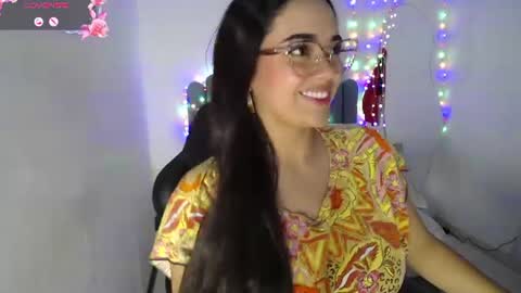 Snapshot of farah_samira chatting on June 26, 7:40 pm farah online show from June 26, 7:40 pm