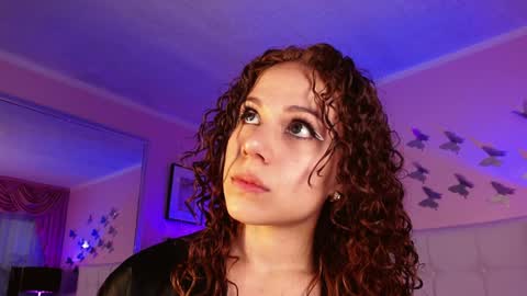 Snapshot of farahh_magdaly chatting on January 2, 12:03 pm Farah online show from January 2, 12:03 pm