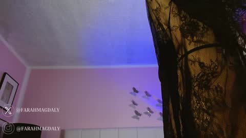 Snapshot of farahh_magdaly chatting on January 11, 3:09 pm Farah online show from January 11, 3:09 pm