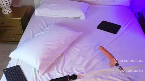 Snapshot of farahh_magdaly chatting on January 31, 3:11 pm Farah online show from January 31, 3:11 pm