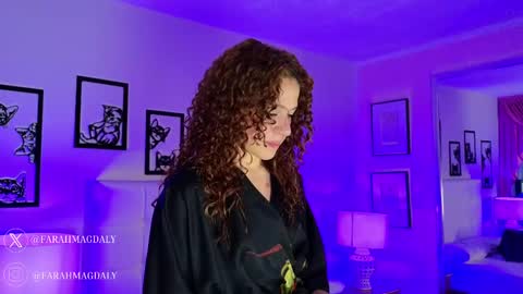 Snapshot of farahh_magdaly chatting on February 12, 3:05 pm Farah online show from February 12, 3:05 pm