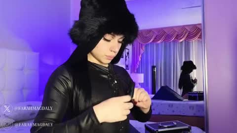 Snapshot of farahh_magdaly chatting on February 27, 12:02 pm Farah online show from February 27, 12:02 pm