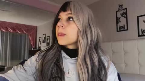 Snapshot of farahh_magdaly chatting on September 9, 12:05 pm Farah online show from September 9, 12:05 pm