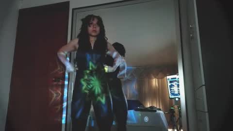 Snapshot of farahh_magdaly chatting on October 10, 12:15 pm Farah online show from October 10, 12:15 pm