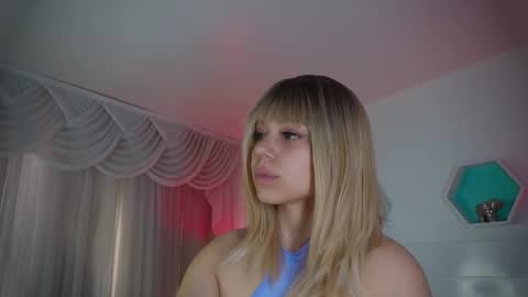 Snapshot of farahh_magdaly chatting on November 4, 12:04 pm Farah online show from November 4, 12:04 pm