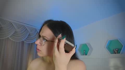 Snapshot of farahh_magdaly chatting on November 5, 12:05 pm Farah online show from November 5, 12:05 pm