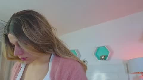 Snapshot of farahh_magdaly chatting on November 20, 12:05 pm Farah online show from November 20, 12:05 pm