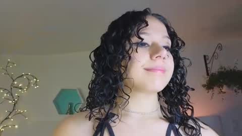 Snapshot of farahh_magdaly chatting on December 5, 12:03 pm Farah online show from December 5, 12:03 pm