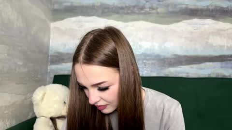 Anna Scovich online show from November 14, 1:10 pm