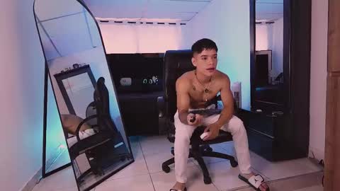 farid_jake_ online show from December 5, 2:58 pm