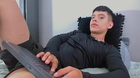 farid_jake_ online show from May 4, 9:00 pm