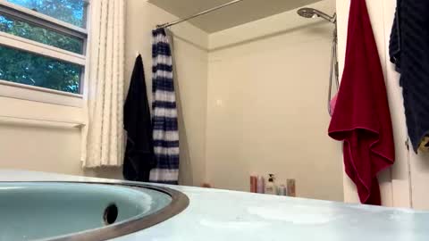 Snapshot of farmercock738287 chatting on September 27, 11:04 am farmercock738287 online show from September 27, 11:04 am