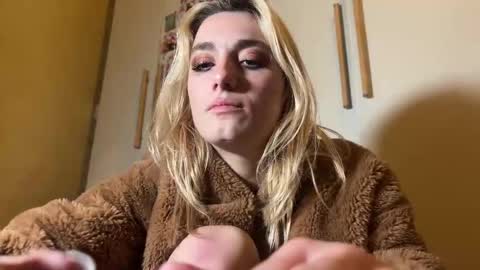 Snapshot of faseremx chatting on November 9, 2:43 am Gattino online show from November 9, 2:43 am