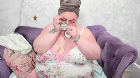 fashiona online show from December 29, 6:56 am