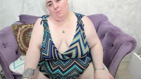 fashiona online show from March 1, 12:01 pm