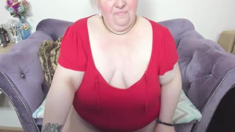 fashiona online show from January 9, 9:49 pm