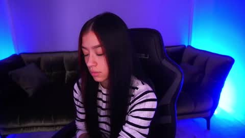 Snapshot of fatalenellie chatting on November 11, 10:32 pm Nellie online show from November 11, 10:32 pm