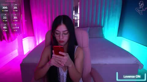 Snapshot of fatalenellie chatting on November 14, 10:18 pm Nellie online show from November 14, 10:18 pm