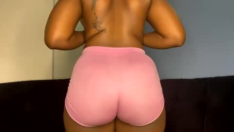 Winnie online show from December 1, 5:24 pm