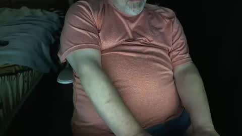 Snapshot of fatdaddycam chatting on November 23, 11:48 pm Fat Daddy online show from November 23, 11:48 pm