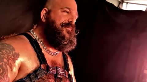 Snapshot of fatredneckpapa chatting on December 15, 1:48 pm FAT PAPA online show from December 15, 1:48 pm