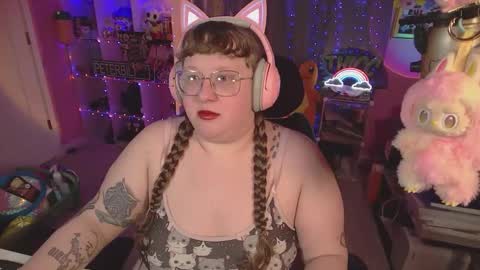 FatVeronica online show from February 8, 2:20 pm