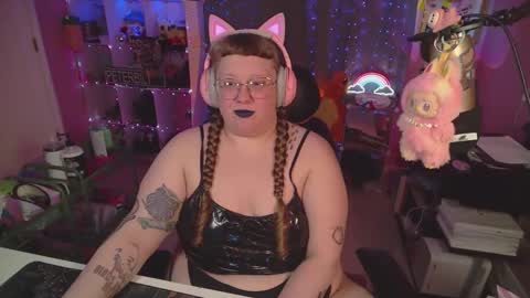 FatVeronica online show from March 21, 6:00 pm