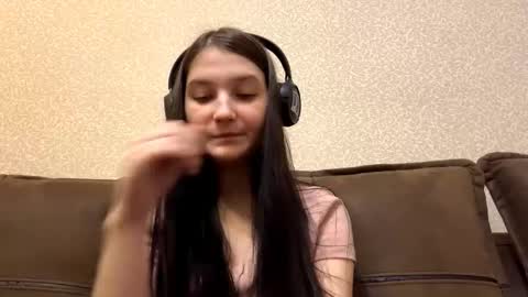 Aurora 18yo online show from December 23, 9:18 am