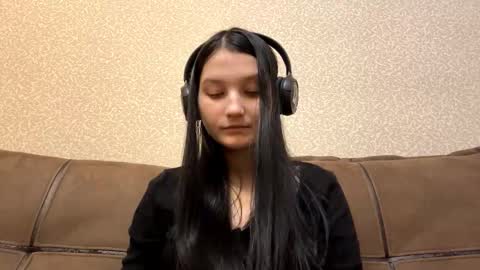 Aurora 18yo online show from January 8, 8:49 am
