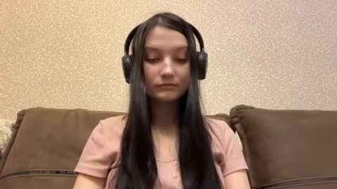 Aurora 18yo online show from February 4, 9:59 am