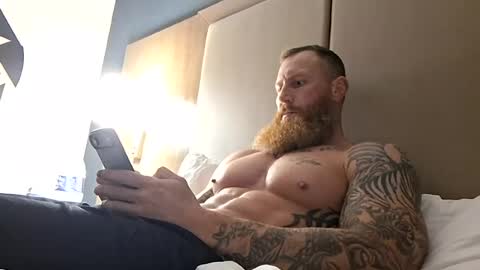 Snapshot of fav_whiteboy chatting on August 10, 6:28 am fav_whiteboy online show from August 10, 6:28 am