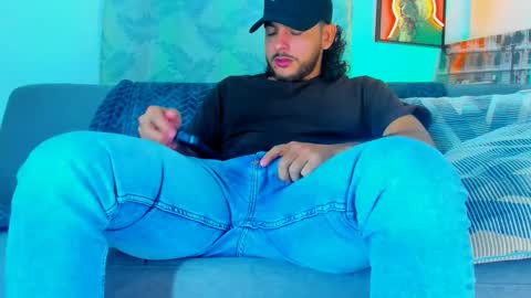 Snapshot of favid95 chatting on November 3, 1:51 am favid95 online show from November 3, 1:51 am