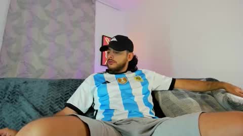 Snapshot of favid95 chatting on November 9, 6:17 pm favid95 online show from November 9, 6:17 pm