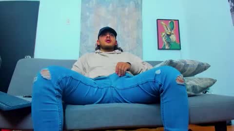 Snapshot of favid95 chatting on March 4, 6:58 pm favid95 online show from March 4, 6:58 pm