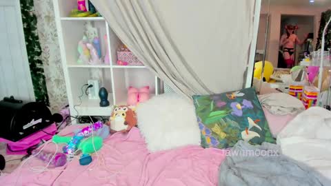 fawnmoonx online show from December 24, 9:33 pm