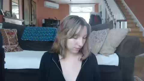 Snapshot of fawnwilde chatting on October 17, 3:58 pm Fawn online show from October 17, 3:58 pm