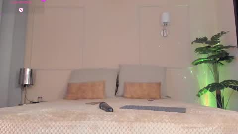 welcome to my world  online show from October 2, 12:17 am