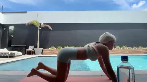 fayeesummerss online show from April 3, 5:00 pm