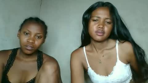 fayence09 online show from November 30, 10:25 pm