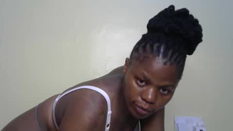 Snapshot of fayzah_fah chatting on April 6, 4:57 am Faith online show from April 6, 4:57 am