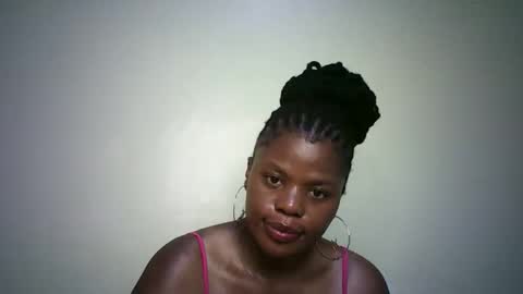 Snapshot of fayzah_fah chatting on April 7, 11:54 am Faith online show from April 7, 11:54 am