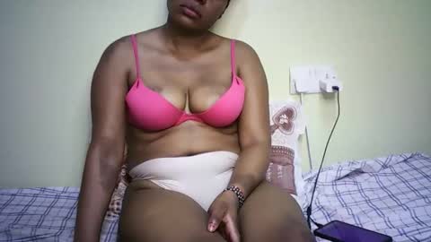 Snapshot of fayzah_fah chatting on April 18, 3:10 am Faith online show from April 18, 3:10 am