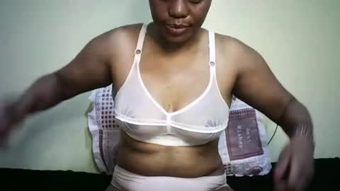 Snapshot of fayzah_fah chatting on April 21, 2:51 am Faith online show from April 21, 2:51 am