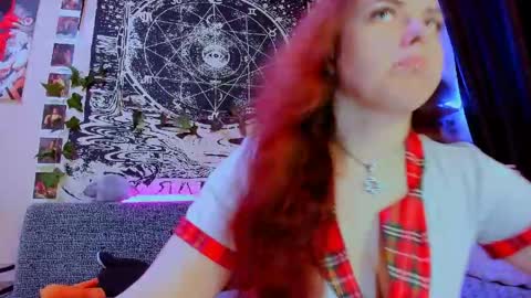 Snapshot of fearlessdiva_x chatting on June 5, 2:51 am Diva online show from June 5, 2:51 am