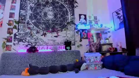 Snapshot of fearlessdiva_x chatting on July 13, 2:47 am Diva online show from July 13, 2:47 am