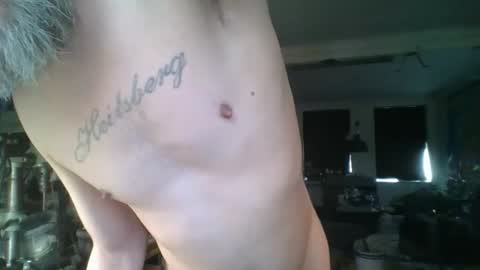 Snapshot of feelfemdom chatting on May 8, 7:46 am feelfemdom online show from May 8, 7:46 am