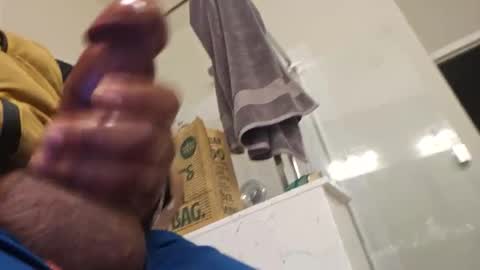 Snapshot of feelsbomber chatting on November 17, 12:44 pm feelsbomber online show from November 17, 12:44 pm