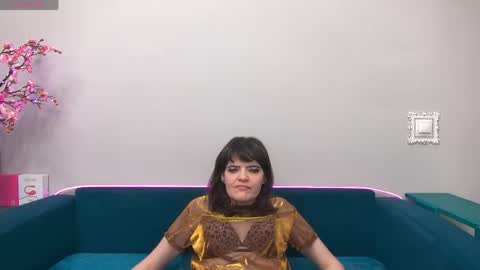 Snapshot of feelsgoodwoman chatting on May 7, 9:31 pm Laura online show from May 7, 9:31 pm