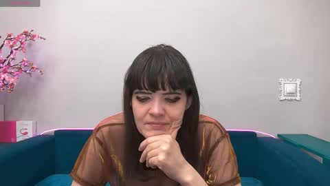 Snapshot of feelsgoodwoman chatting on May 8, 11:21 pm Laura online show from May 8, 11:21 pm